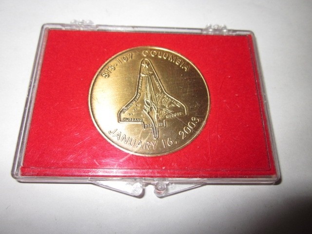 Vintage NASA SPACE SHUTTLE COIN MEDAL IN  MEMORY of COLUMBIA STS-107 Bronze