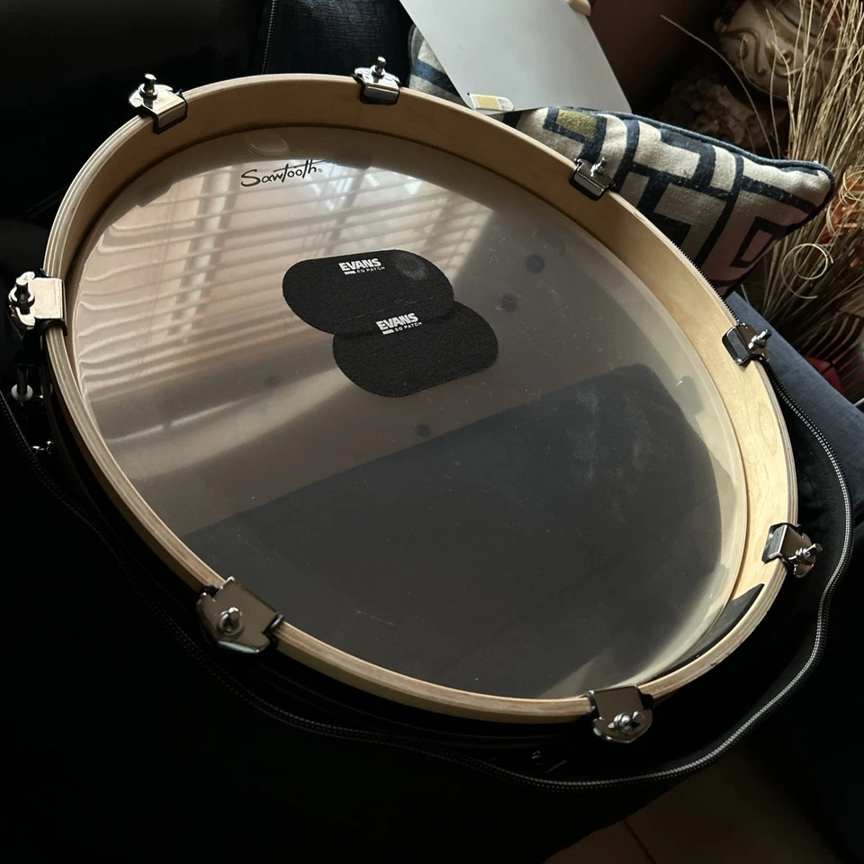 "Bajo Sawtooth Kick 18"" en perfecto estado..."  Foto 2 de 4