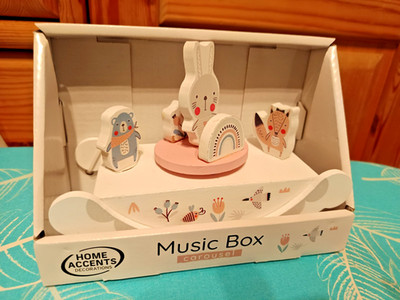 Karussel Spieldose Spieluhr mit Musik Home Accents Decoration  Häschen Hase NEU