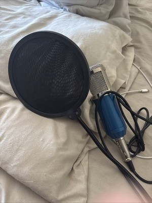 BM 800 Condenser Microphone For Studio Recording & Broadcasting 