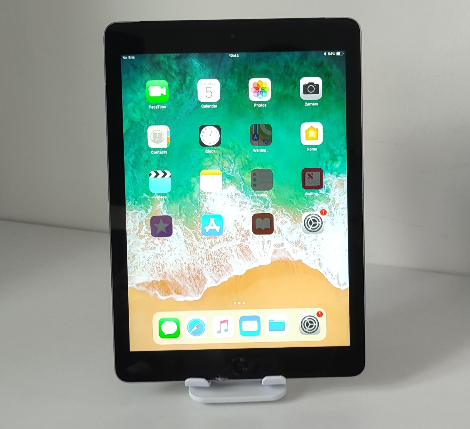 Apple iPad Air 1 One 16GB Wifi Cellular 9.7” Tablet (3G/LTE) - Space Grey