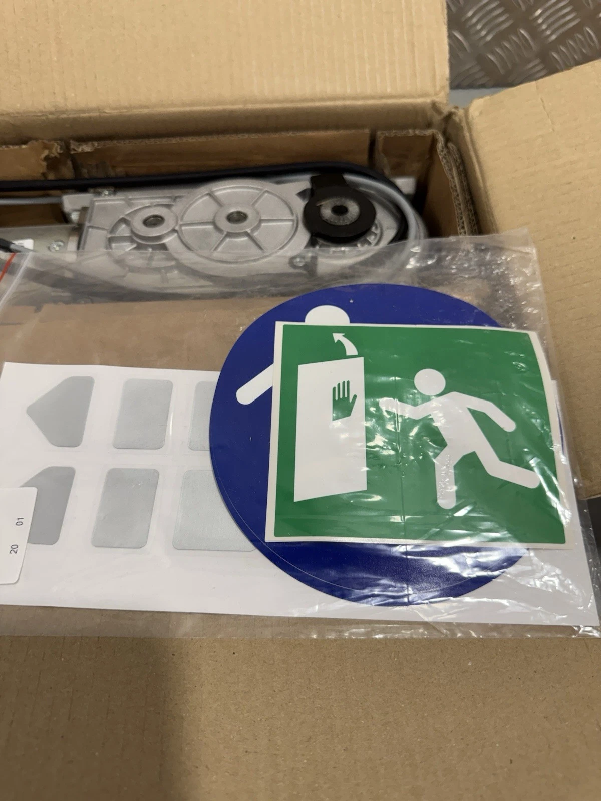 Assa Abloy SW200 Motor Unit & CU-200 Control Unit ONLY Brand New 3