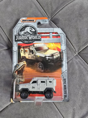 Matchbox 2010 Textron Tiger (weiß) Jurassic World Armoured Vehicle