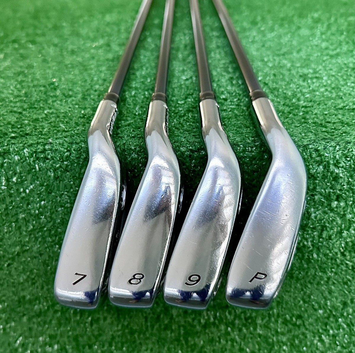 TaylorMade r7 CGB MAX Iron 7,8,9,P **YOU CHOOSE** Regular TaylorMade r7 CGB MAX Iron 7,8,9,P **YOU CHOOSE** Regular