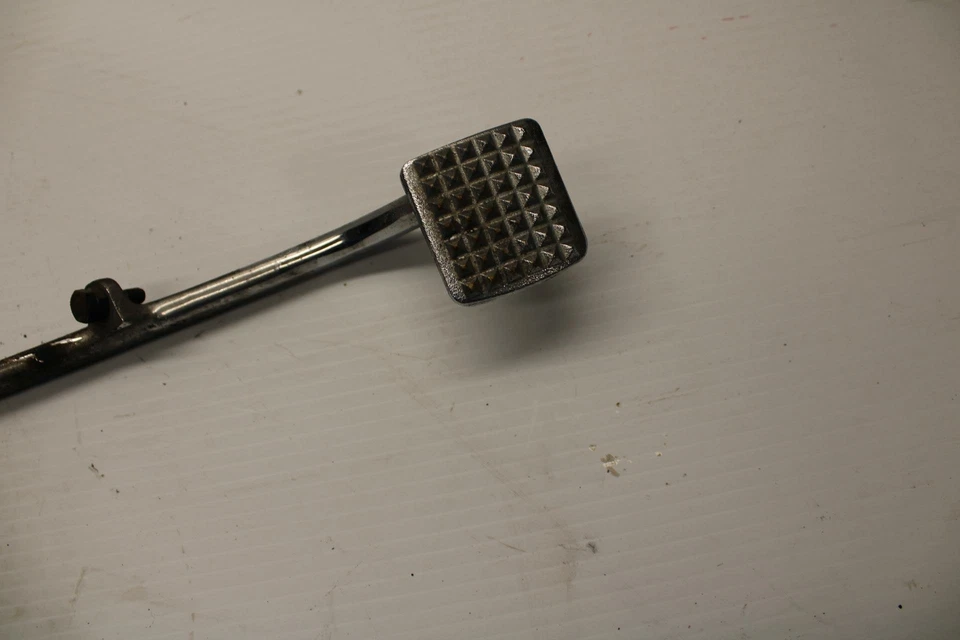 84-85 HONDA V30 MAGNA PEDAL DE FREIO TRASEIRO DIREITO BB251 - Imagem 4 de 4