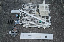 HOTPOINT BF12 DISHWASHER BROKEN FOR INDIVIDUAL PARTS: SEE DESCRIPTION SECTION