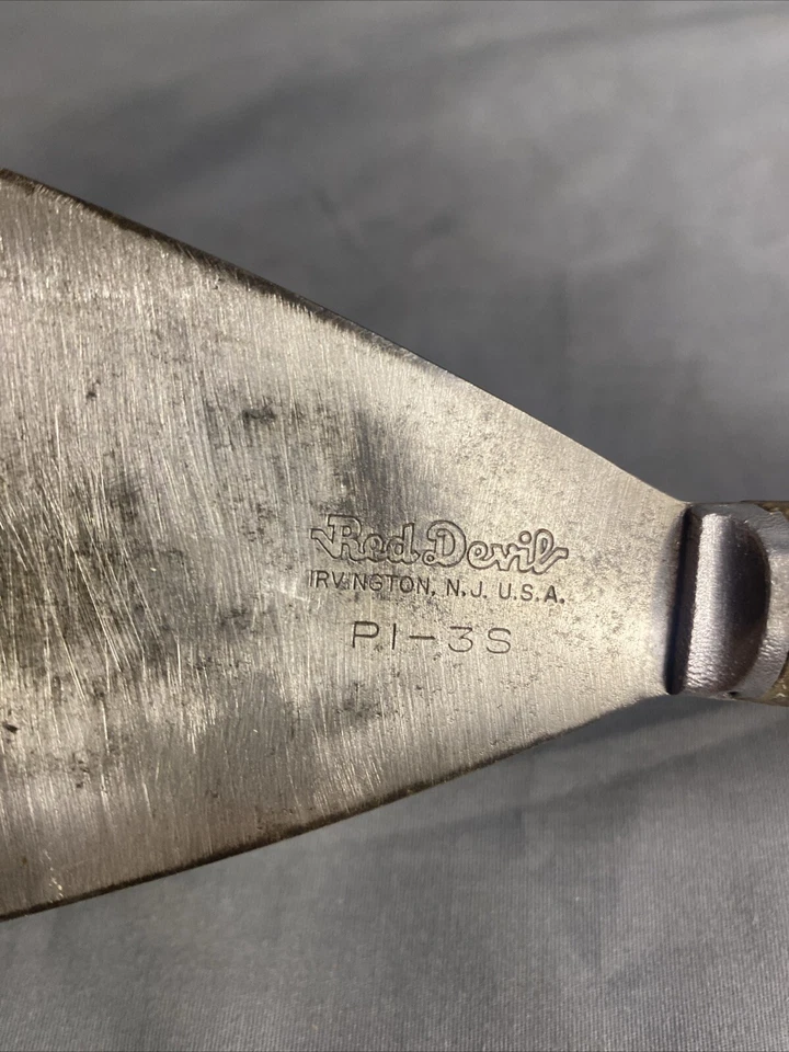 Vintage Red Devil Putty Knife Scraper Wood Handle Brass Pins USA 3” P1 3S - Image 2 of 4