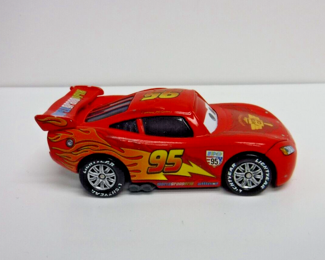 Lighting McQueen 95 World Grand Prix Disney/Pixar Cars 3