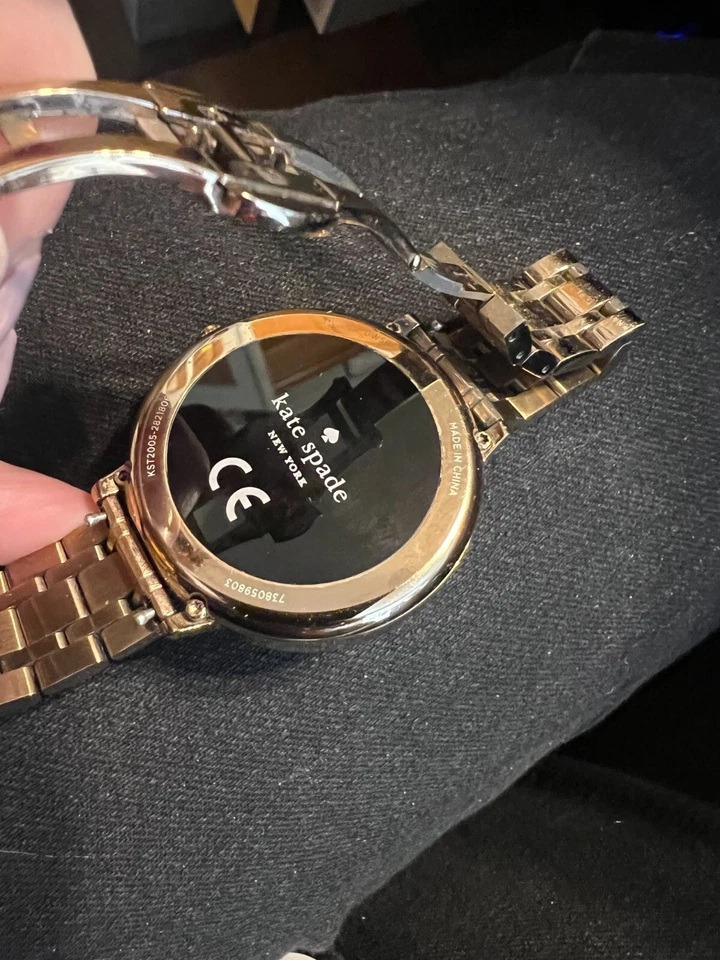 Kate Spade New York Women's  Scallop 9803  Smartwatch 2 -Small Wrist Only - Image 4 of 4