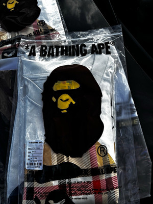 A Bathing Ape BAPE White Ape Head Logo Graphic Crewneck Tee Men s M Cotton