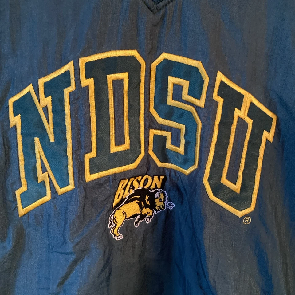 Винтажный NDSU бизон вышитый пуловер ветровка разминка куртка размер 4 X сделано я - Изображение 3 из 4