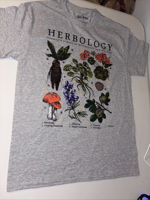 HARRY POTTER HERBOLOGY T SHIRT Plants Mandrake Gillyweed Aconite Adult M 38/40