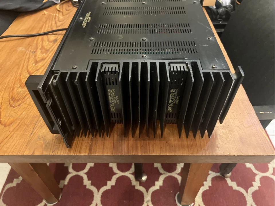 Amplificador profesional Yamaha 2201 Foto 4 de 4