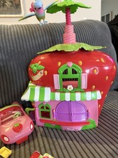 2008 Strawberry Shortcake Berry Bitty Strawberry Café House