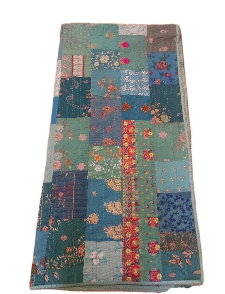 Edredón Kantha de algodón con retazos indios de colección verde azulado dorado bordado lentejuelas Cali King  Foto 2 de 4