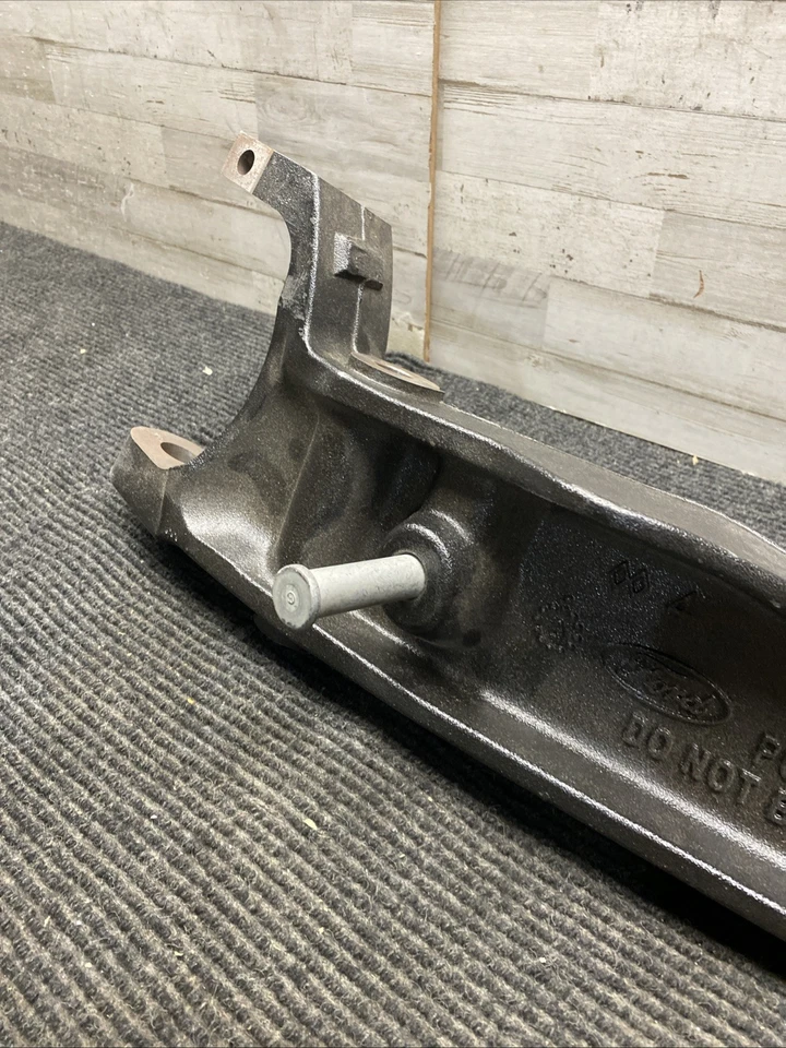 Rodilla de par inferior - Ford (PC3C-3006-AD) Foto 4 de 4