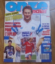 MAGAZINE ONZE MONDIAL   AVRIL 1990  COMPLET FICHES POSTER -football