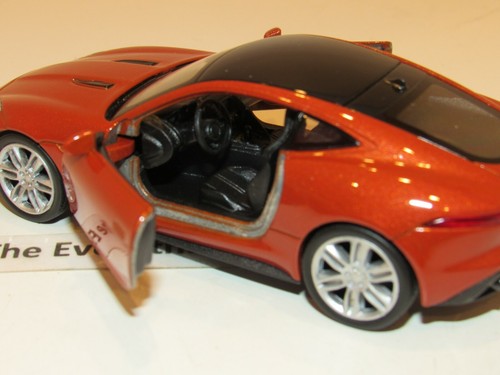 WELLY JAGUAR F-TYPE COUPE METALLIC COPPER 4.75" LONG PREOWNED FREE SHIP - Picture 4 of 4