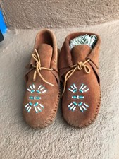 Navajo Brown Leather Beaded Moccasins Child size 12 Brown, Blue, White h6