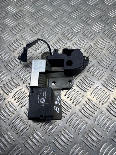 Soft-close tailgate actuator