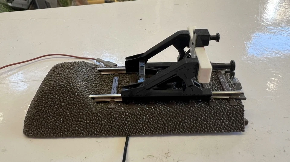 MARKLIN HO 24978 BINARIO C TERMINALE CON LUCI USATO IN BUONO STATO SENZA SCATOLA - Immagine 3 di 4