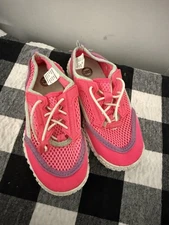 Wonder nation 9-10 Hot pink water shoes girls