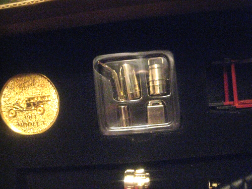 Road Signature Series 1914 Ford Model T Fire Engine + 24K Gold Plated Coin HTF - Picture 15 of 18