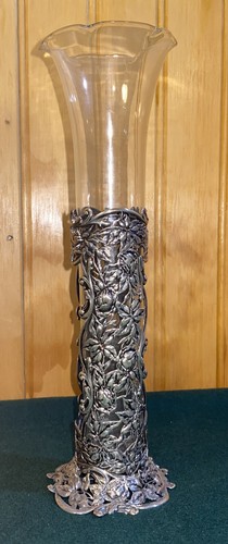 ANTIKE GESCHNITZTE VERZIERTE STERLINGSILBER KNOSPENVASE 1910 signiert