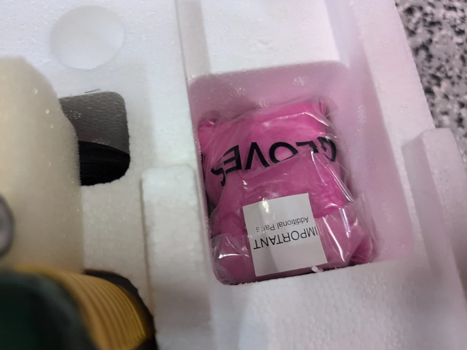 Franklin Mint The Oliver Super 99 Model Tractor 1/12 - Image 4 of 4