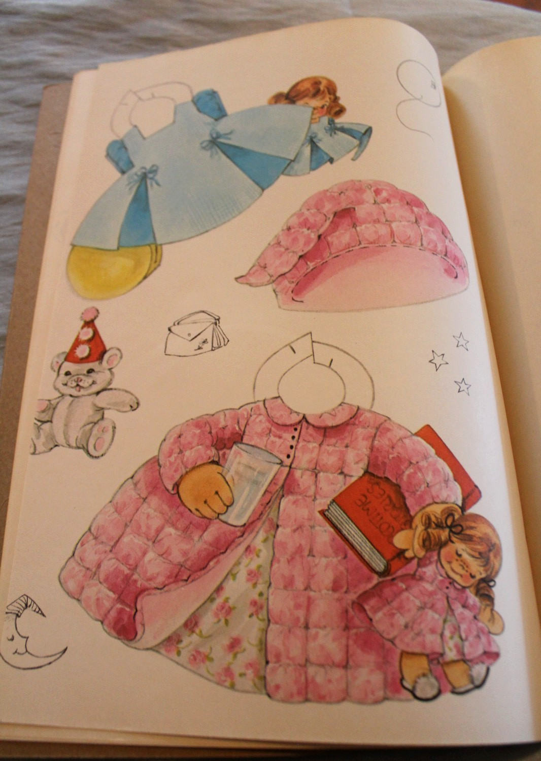 Vintage Lot of 4 Saalfield Paper Dolls Uncut Various Companies