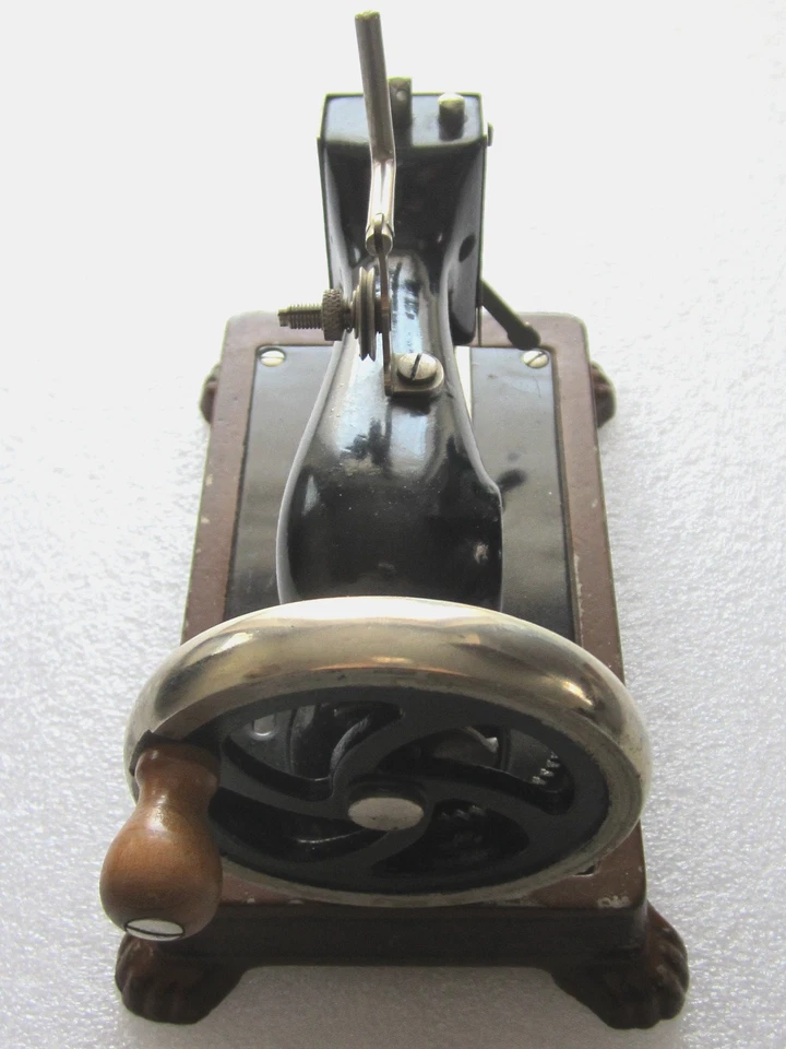 NECCHI  très rare Machine Coudre ancienne  Jouet pour Enfant Couture - Photo 3/4
