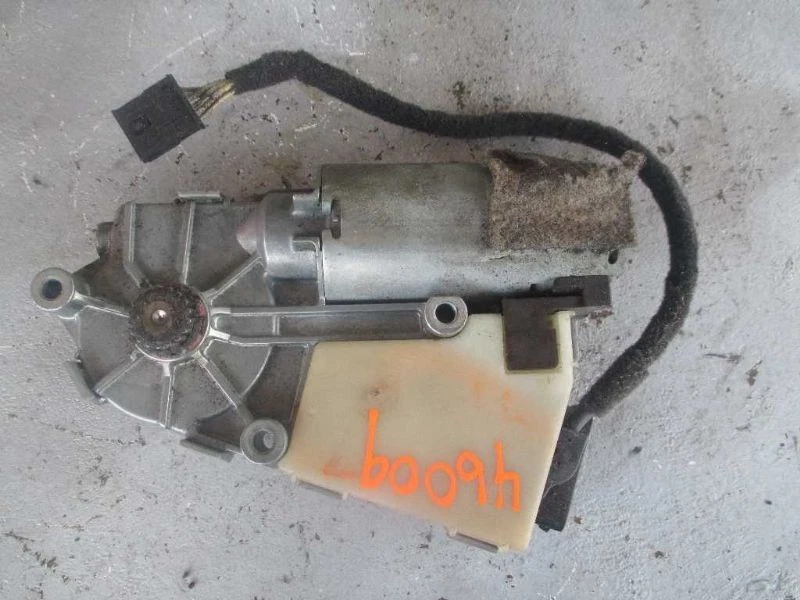 Мотор крыши люка 2003 Audi A6 - Изображение 2 из 4