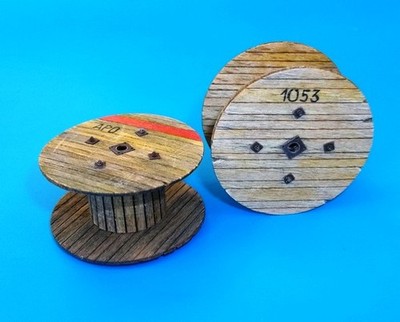 Plus Model 1/35 Small Cable Reels (Laser Carved Wooden Parts+Paper+Resin)