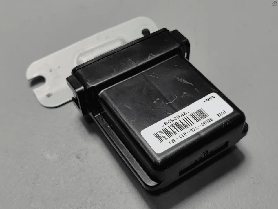 Unidad de módulo de control informático Gateway de red de 3,5 L OEM 2017-2018 Acura MDX Foto 3 de 4