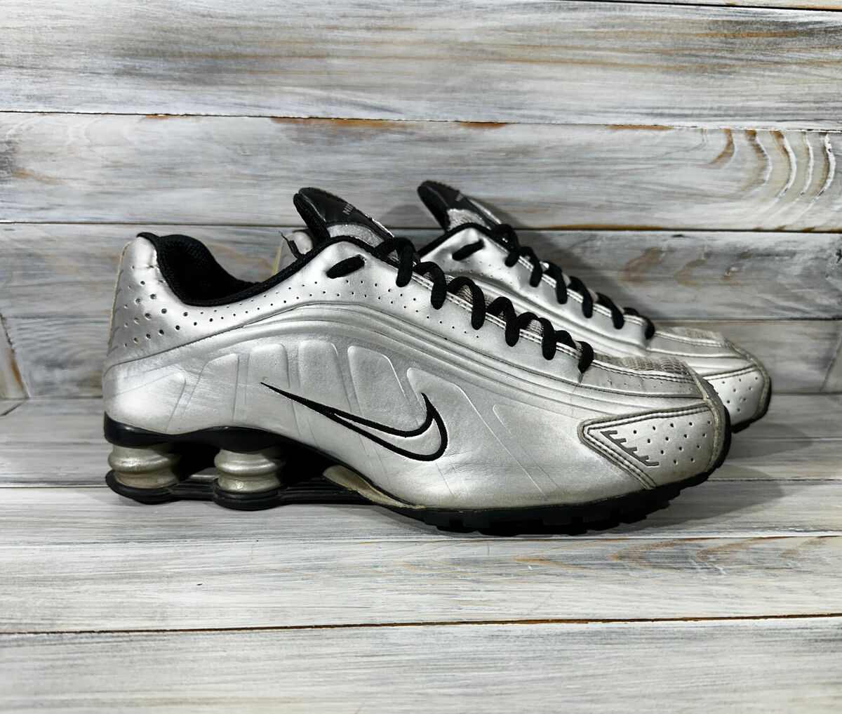 Vintage Nike Shox R4 OG Silver Black Men's Sneakers Very Vintage Nike Shox R4 OG Silver Black Men's Sneakers Very