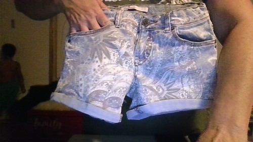 Vigoss Jeans Girls Size 10 Cuff Legged 5-Pocket Shorts Blue-Gray-Tan Paisley