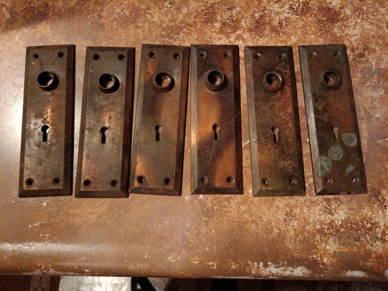 (6) VINTAGE-Brass Door Knob Back Plate and key hole