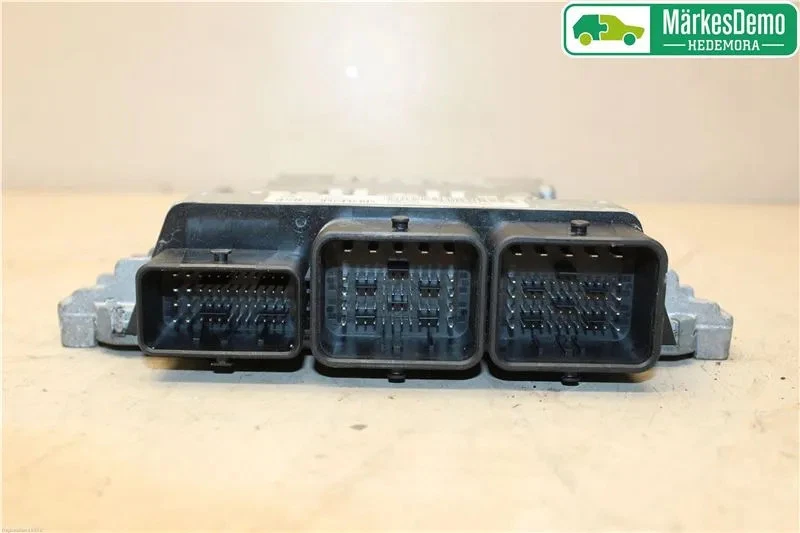Centralina motore originale (ECU) CITROËN C5 III Break (RW_) 2012 - Immagine 2 di 3