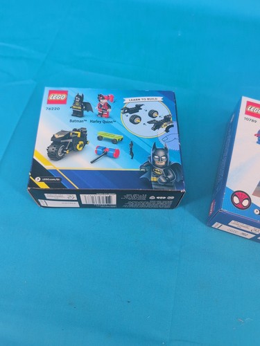 LEGO Batman Vs Harley Quinn DC Comics #76220 & 10789 Spider-Man Car & Doc Ock - Foto 5 di 5