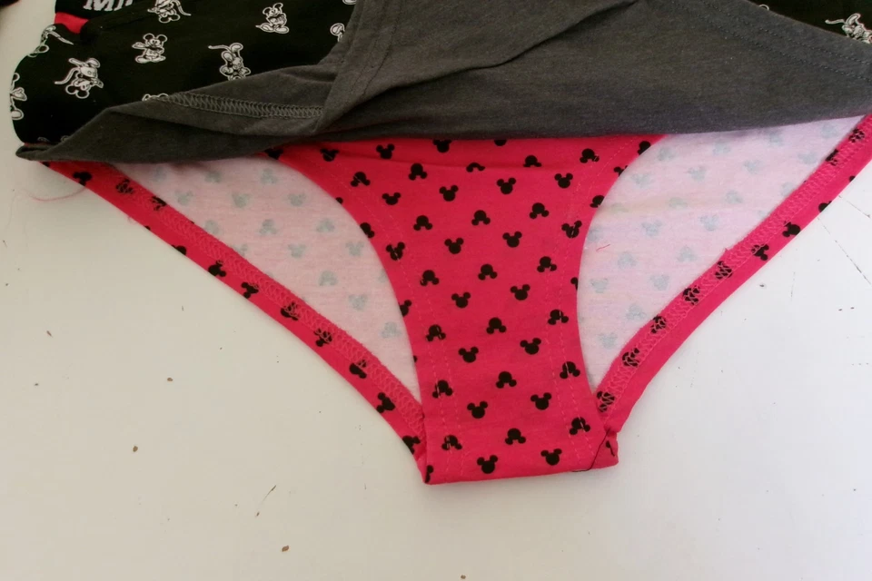 Tres Hipsters Disney Mickey Mouse Talla Mediana Estampados y Gris 95% Algodón Foto 3 de 3