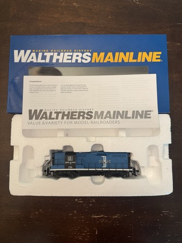 20453 WALTHERS EMD GP9 FASE II CON CAPÓ ALTO - SONIDO ESU(R) Y DCC B&M #1701 | Condition: New