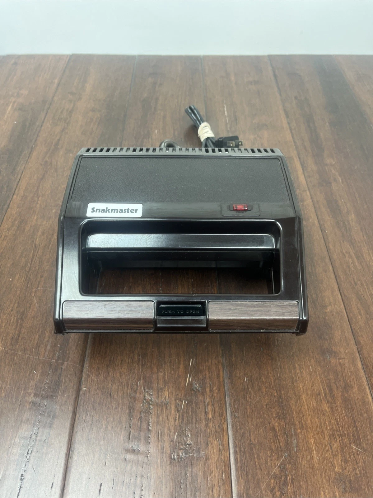 Clark Snakmaster Sandwich Maker CN613 Press Portable Grill Bakelite Vintage
Opens in a new window or