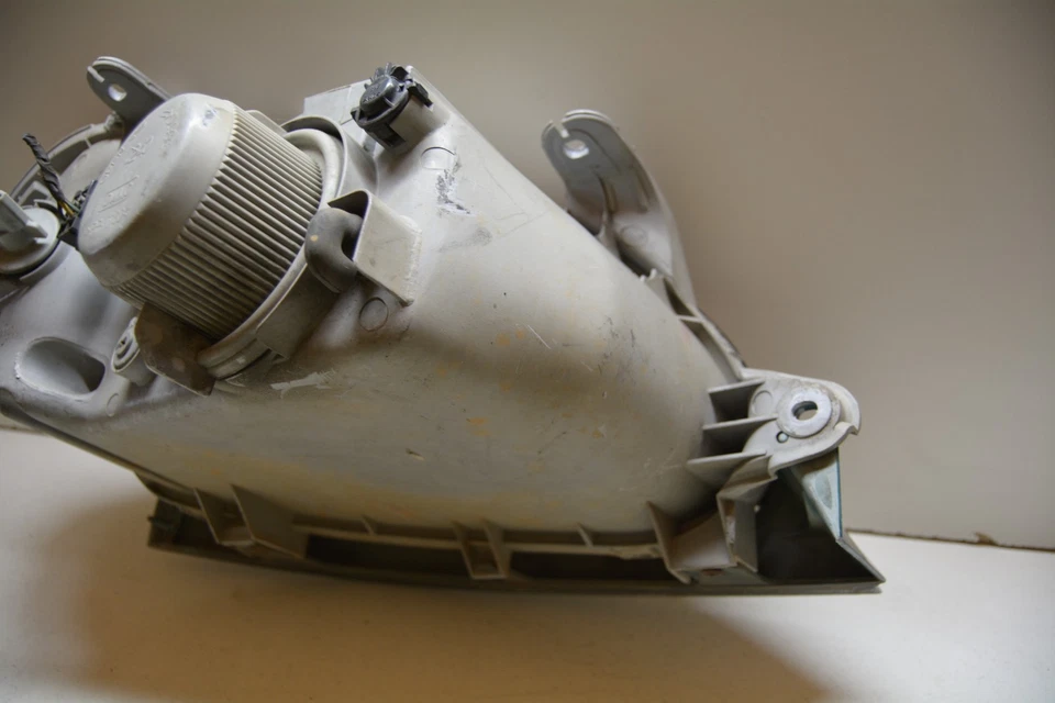 1998 - 2001 DAEWOO LANOS LEFT DRIVER SIDE HEAD LIGHT LAMP OEM, 114-58775 - Image 4 of 4