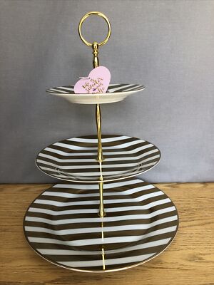 10 Strawberry Street Ceramic 3 Tiered Dessert Tower- White/Gold NWT - Stunning