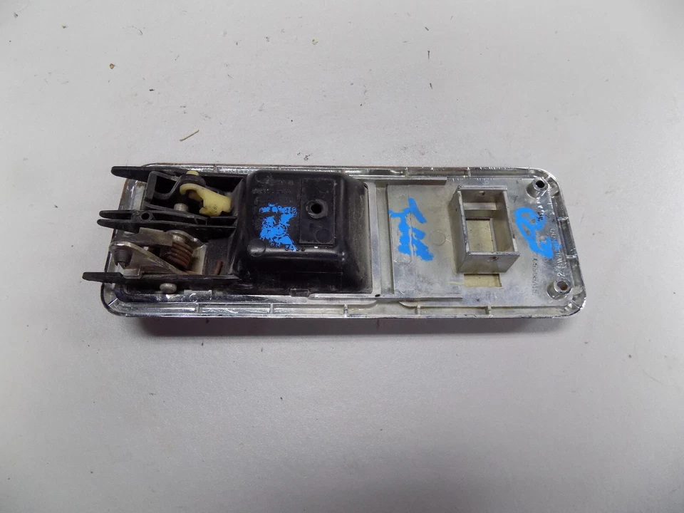 84 85 86 87 88 89 90 91-96 Jeep Comanche Cherokee pasajero derecho asa interior Foto 2 de 2