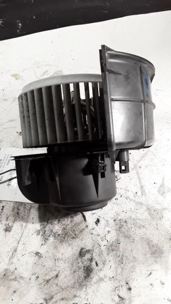 ДВИГАТЕЛЬ ВЕНТИЛЯТОРА 04-10 VOLKSWAGEN TOUAREG - Изображение 2 из 4