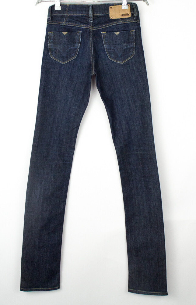 Jeans Diesel Femme - Modèle Livy - Taille W26 (équivalent 36 FR) - Coupe Droite - Occasion Très Bon état