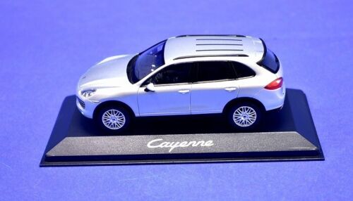 Porsche Design Minichamps Minicar Toy Car 1/43 V6 Cayenne - Picture 1 of 8