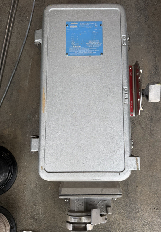 Crouse-Hinds Interlocked Switch Rainproof 30A 600V 3-Pole WSR63542-W4