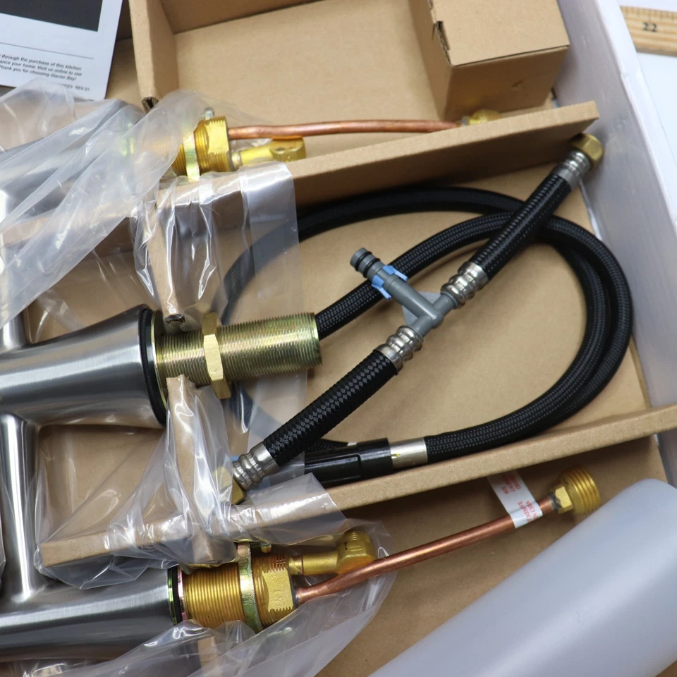 Grifo de cocina Glacier Bay con dispensador de jabón acero inoxidable 2 manijas 1009101791 Foto 4 de 4